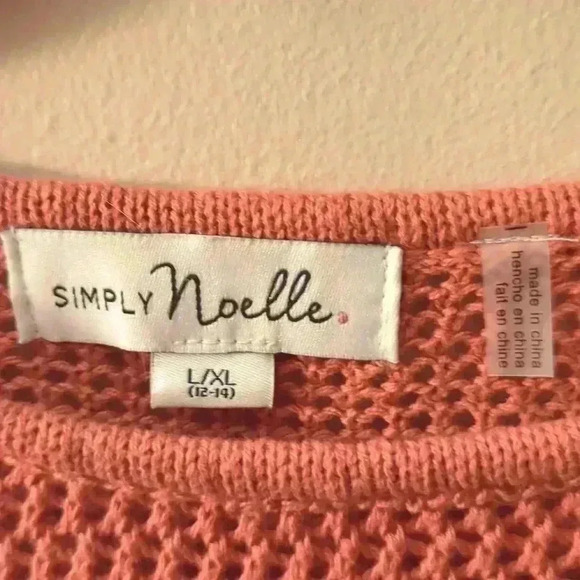 Simply Noelle, large pink sweater - Picture 3 of 5